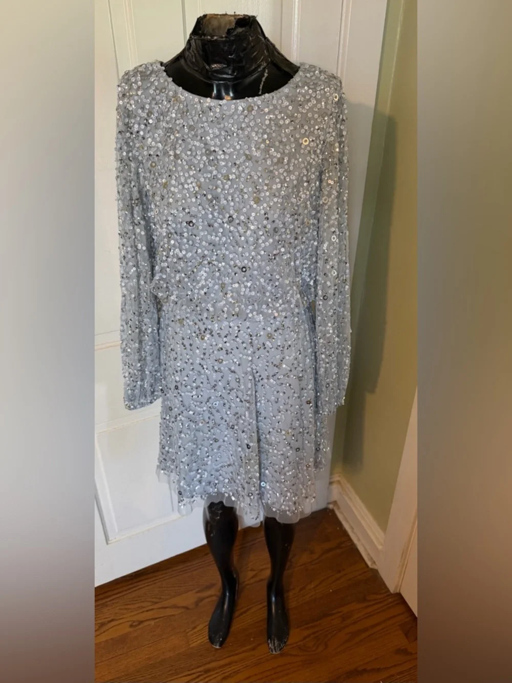 Adrianna Papell Silver Sequin Long-Sleeve Beaded A-Line Cocktail Dress - Size 6 - Picture 3 of 13